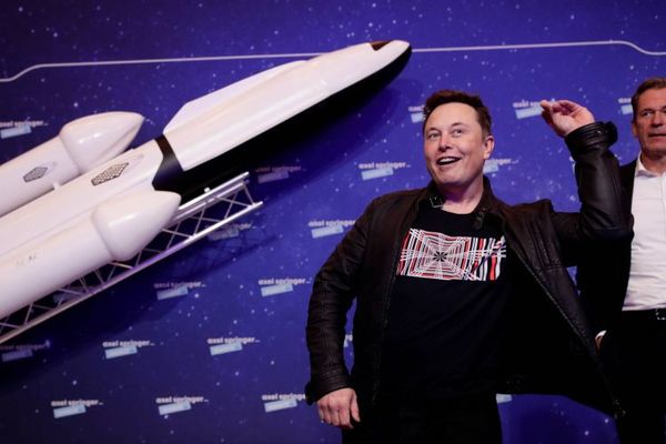 Misión humana a la luna se daría antes del 2024, según Elon Musk