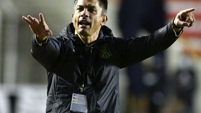 Gustavo Florentín deja de ser el entrenador de The Strongest