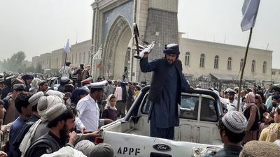 Los talibanes entran en Kabul tras la salida del presidente - ADN Digital
