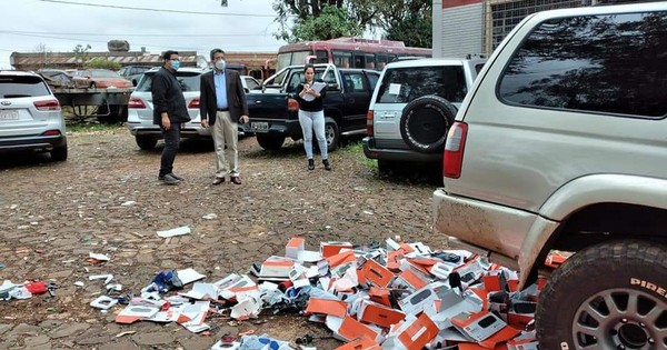 La Nación / Destruyen productos falsificados e instan a denunciar piratería