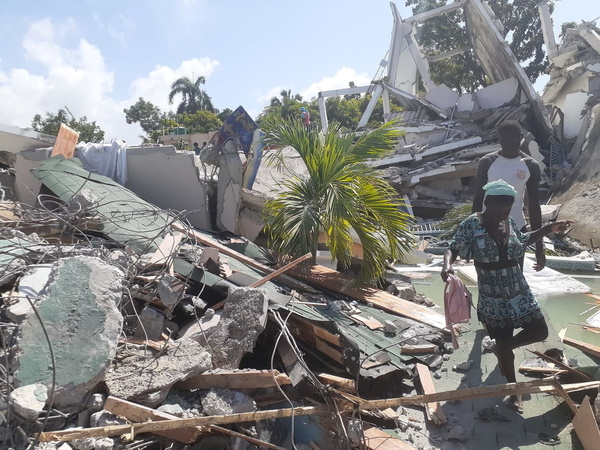 Aumenta a 724 la cifra de muertos por el terremoto en Haití - ADN Digital