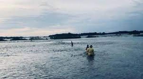 Hallan flotando el cuerpo de una mujer en Ayolas