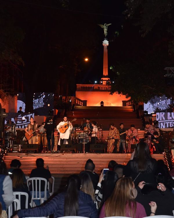 Serenata a Asunción con una fiesta híbrida - Música - ABC Color