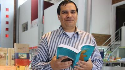 Dos nuevos académicos en Academia de Lengua