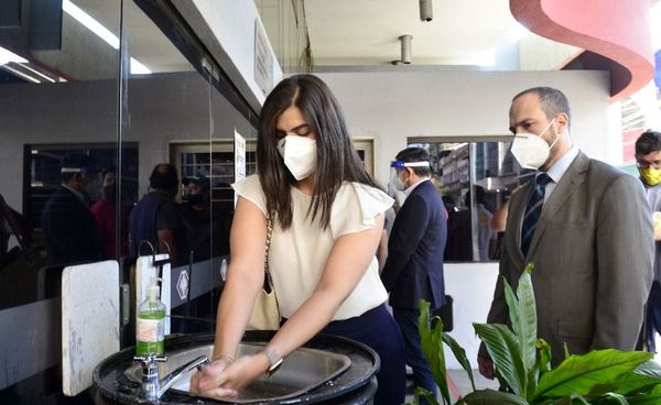 Convocan a preliminar en caso de facturas de remedios - Nacionales - ABC Color