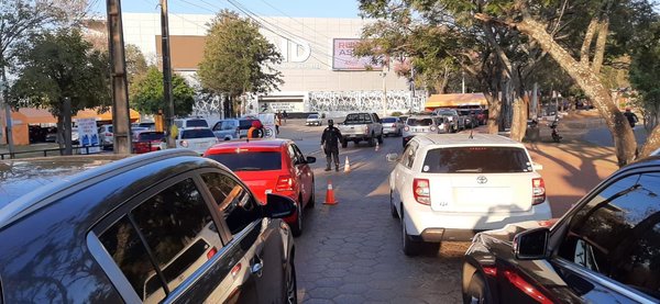 Gran afluencia de personas para aplicación de segundas dosis de Moderna en Asunción