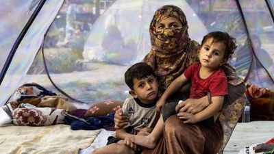 ¿Cómo viven las mujeres bajo el dominio de los talibanes?