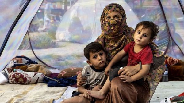 ¿Cómo viven las mujeres bajo el dominio de los talibanes?