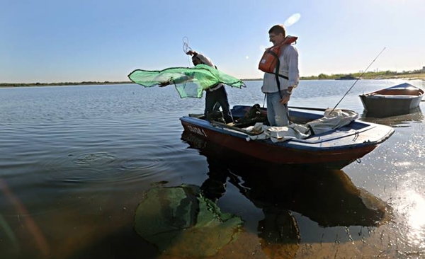 Diario HOY | Capacitan a pescadores para darles oportunidades de ingresos alternativos
