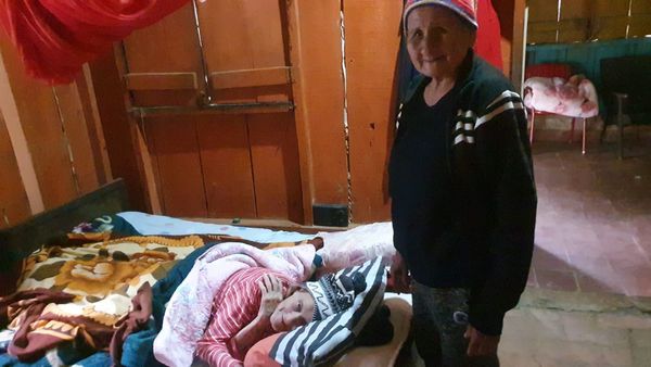 Abuelos humildes y enfermos no cobran pensión en Concepción