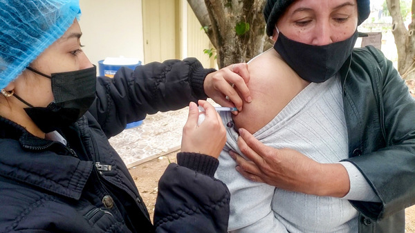 Prosigue vacunación de segunda dosis de Moderna y Pfizer en Concepción