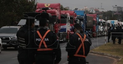 La Nación / Giuzzio advierte a camioneros que serán detenidos si cierran rutas