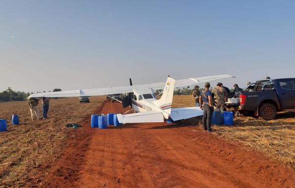 Incautan cocaína en avioneta procedente de Bolivia