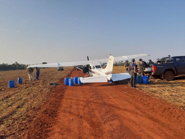 SENAD incauta cocaína, una avioneta y detiene a seis