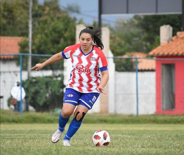 “Estoy trabajando para ser una exponente del fútbol femenino” | El Independiente
