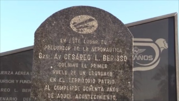 Berisso, el pionero de la aviación uruguaya que pudo con Benedetti o Gardel - MarketData