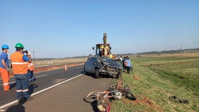 Dos hermanos mueren en un choque en Coronel Oviedo