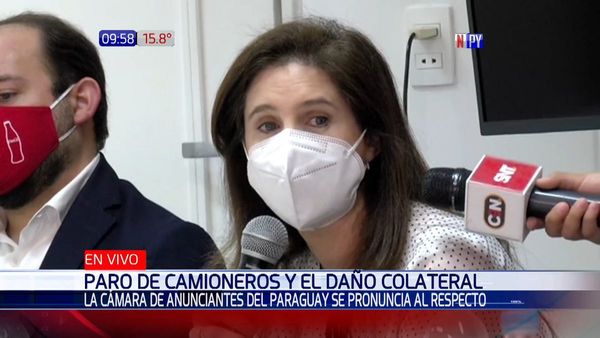 Los empresarios exigen una "rápida solución" al paro de camioneros