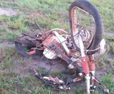 Dos hermanos pierden la vida en accidente de tránsito en Coronel Oviedo - Nacionales - ABC Color