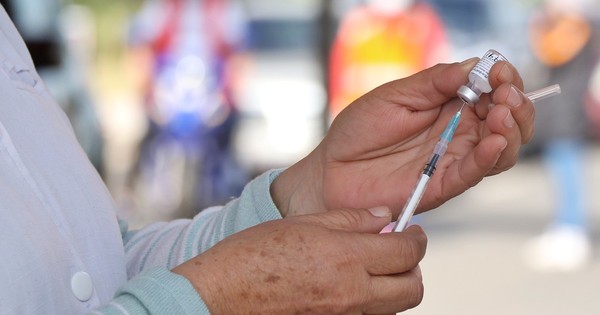 La Nación / Salud registra 500 indígenas vacunados contra el COVID-19