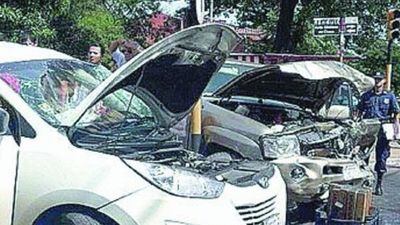 Pagará millones por prestar su camioneta