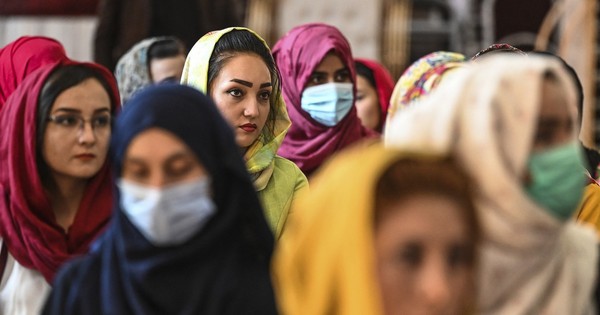 La Nación / Para las afganas, el regreso de los talibanes es “el fin del mundo”