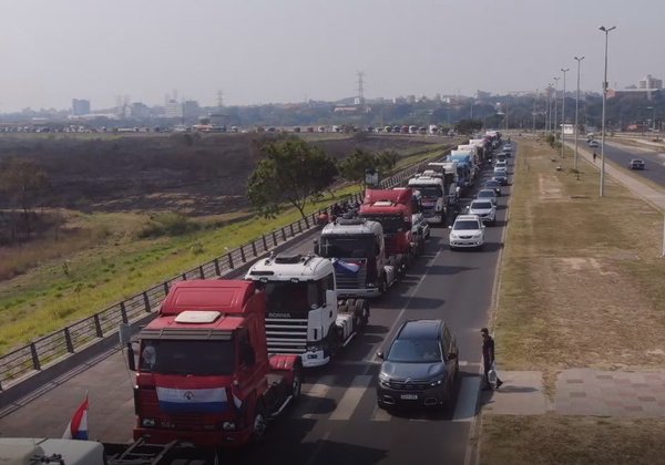 Bloqueo de rutas en Mingua Guazu, Caaguazú, Villarrica, Naranjal, Santa Rita y Capitán Miranda - ADN Digital