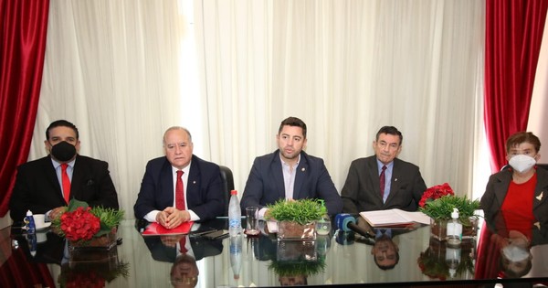 La Nación / ANR anuncia reinicio de los cursos de capacitación del Instituto Bernardino Caballero