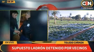 Familia detiene a vecino sospechoso de robar frutillas