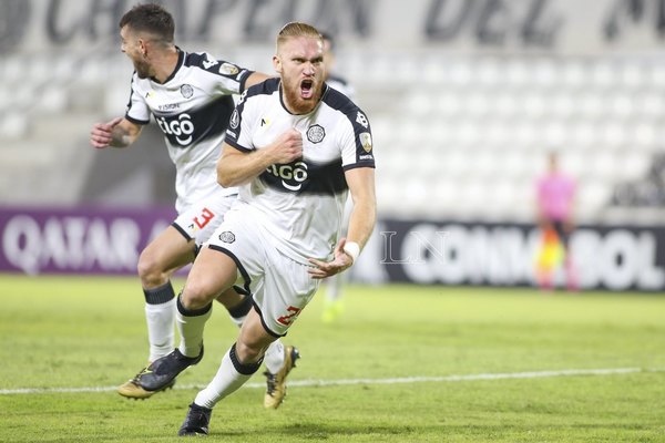 Isidro Pitta se despide de Olimpia y es presentado en su nuevo equipo