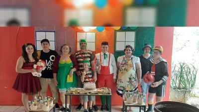 Festejaron cumple a niño vestidos de personajes del Chavo del 8