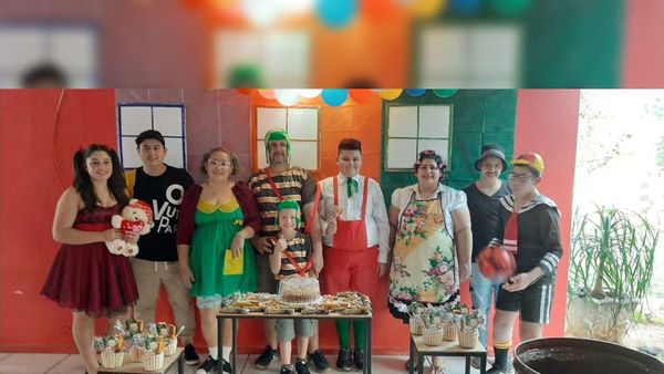 Festejaron cumple a niño vestidos de personajes del Chavo del 8