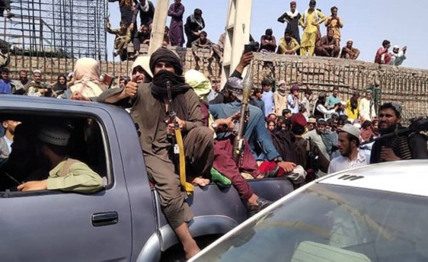 Talibanes liberaron a miles de terroristas de Al Qaeda e ISIS