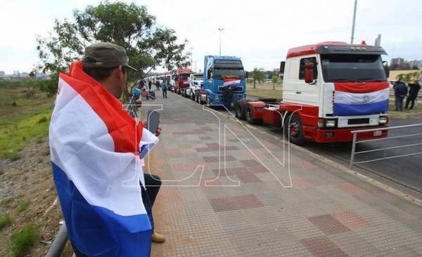 Diario HOY | Anunciantes rechazan la Ley de Fletes y piden acción policial ante cortes de rutas