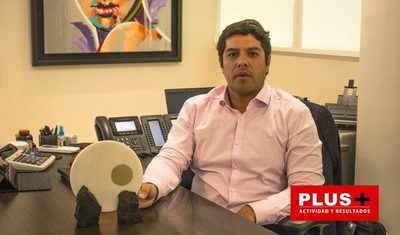 Cuevas Hermanos del Grupo Garden galardonado por la oficina regional de Nissan