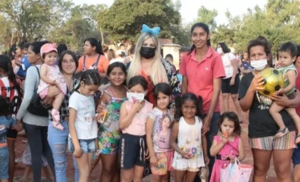 Diario HOY | Bibi Landó regaló "un sueño mágico" a más de 500 niños y niñas del Bañado Norte