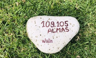 ARGENTINA: La marcha de las piedras recuerda a los fallecidos por Covid