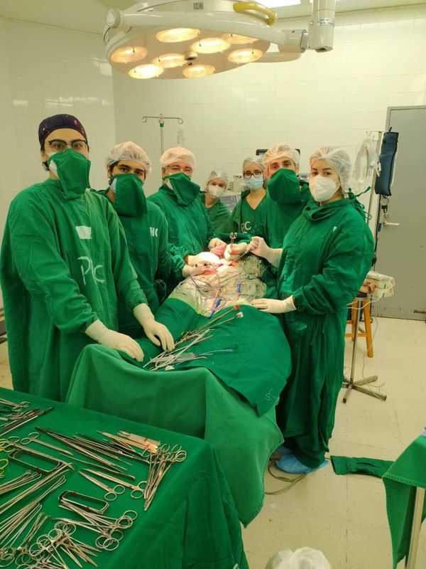 Trasplante con donante cadavérico se realiza en Clínicas, ante descenso de casos de covid-19  - Nacionales - ABC Color