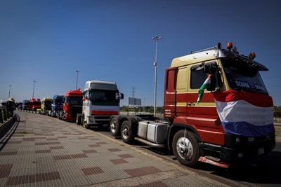 Camioneros paraguayos mantienen el paro y esperan la decisión del Congreso - MarketData