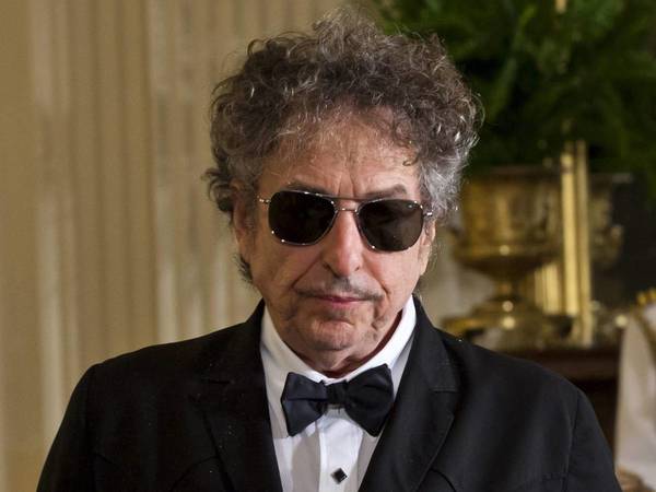 Mujer acusa a Bob Dylan de haber abusado sexualmente de ella a los 12 años