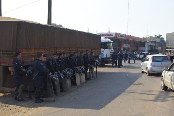 Despeje de rutas: “El diálogo y la persuasión ya acabaron”, anuncia subcomandante de la Policía Nacional  - Periodísticamente - ABC Color