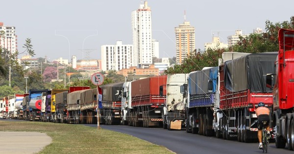 La Nación / Paro de camioneros: “El conflicto no da para más”, sostiene la Unión de Gremios de la Producción