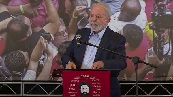 Lula dice que FFAA deben respetar la Constitución y que hablará con ellos si es electo