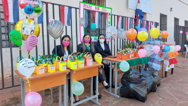 Docentes de Misiones agasajan a alumnos por Día del Niño