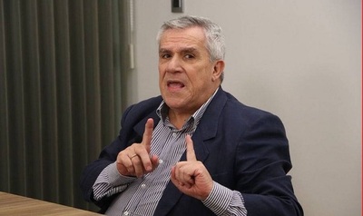 Analista político le “salva” de la “nota de aplazado” a Abdo