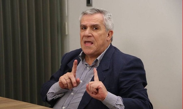 Analista político le “salva” de la “nota de aplazado” a Abdo