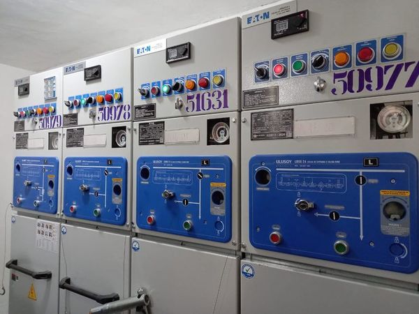 ANDE informa sobre culminación de primeros puestos de distribución subterráneos en microcentro - Nacionales - ABC Color