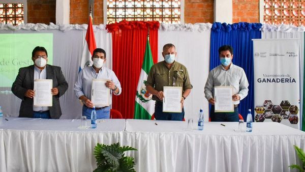 Cuestionado gobernador recibe apoyo de Velázquez