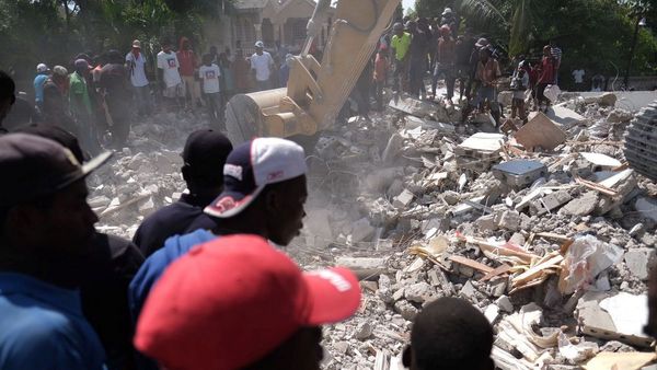 Ya son más de 1.400 los muertos por terremoto en Haití