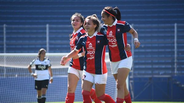 Las ciclónicas mandan en barrio Obrero con goleada